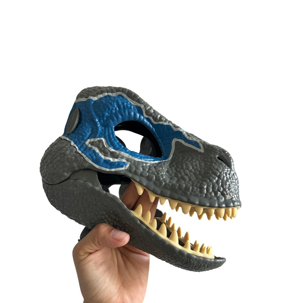 Mattel Jurassic World Chomp N Roar Velociraptor Blue Mask GCV81